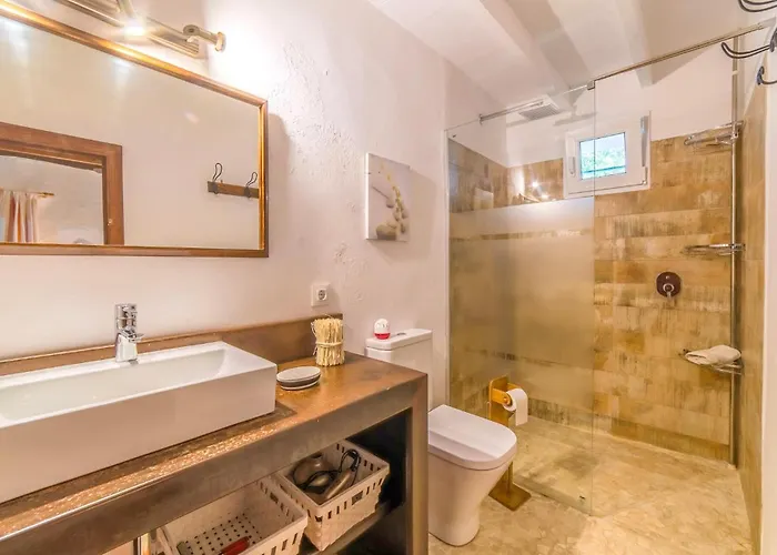 Ca Les Estamenyes Hébergement de vacances *